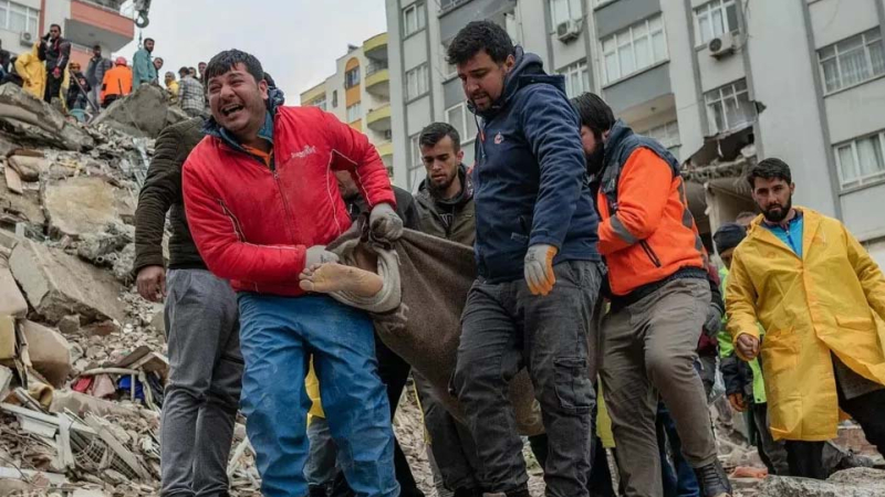 Terremoto en Turquía y Siria: siguen buscando sobrevivientes y los muertos ascienden a 9.500
