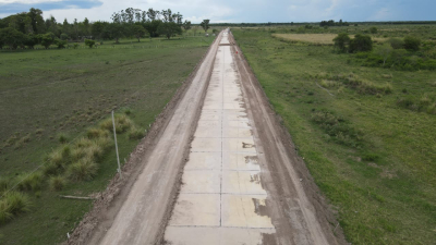 Vialidad avanza en la pavimentación del acceso a Selvas del Río de Oro