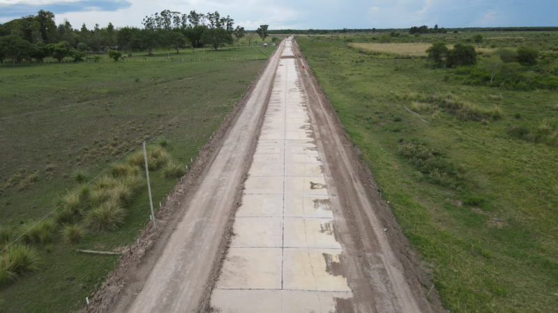 Vialidad avanza en la pavimentación del acceso a Selvas del Río de Oro