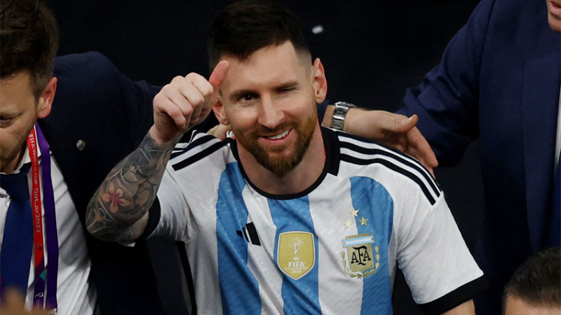 Un jugador de la NBA apareció con la camiseta de Messi y se hizo viral