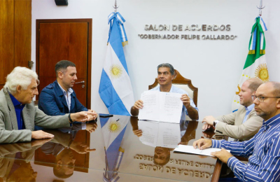 Gobierno y Uncaus lanzan diplomatura sobre "populismo e identidades políticas"