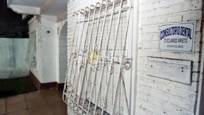 Reconocido odontólogo que sufrió un ACV pide que no le saquen su casa