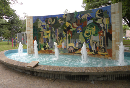 plaza2.JPG