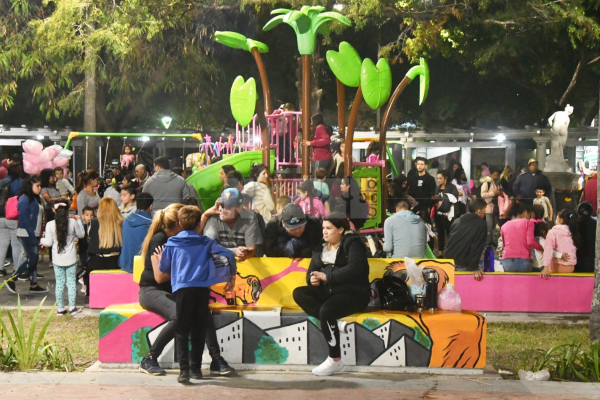 La gente disfrutó del aire libre en un domingo ideal para pasear