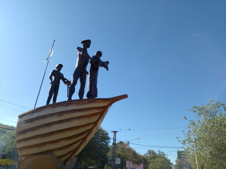 monumento de los inmigrantes.JPG