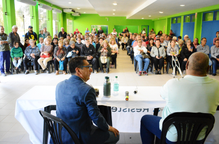 REUNIÓN CON JUBILADOS  (3) (1).JPG