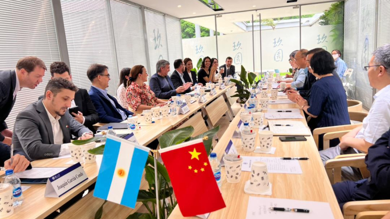 Cecilia Moreau exhortó a profundizar los lazos bilaterales con China y ampliar las relaciones comerciales, económicas y culturales