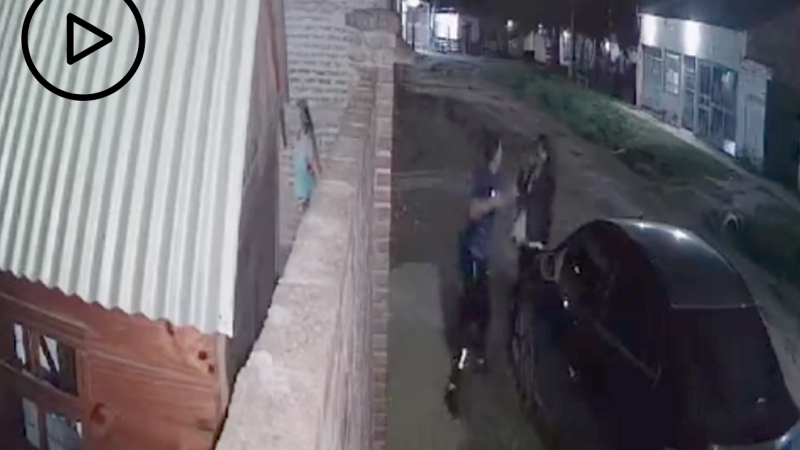 Salvaje golpiza de un policía a su pareja embarazada