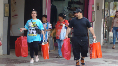 El movimiento de la calle y el consumo ya no alcanzan para sostener una economía en crisis