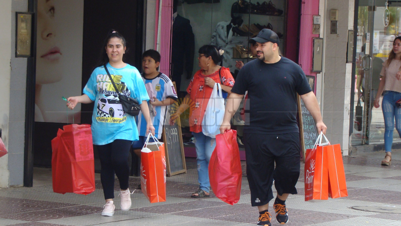El movimiento de la calle y el consumo ya no alcanzan para sostener una economía en crisis