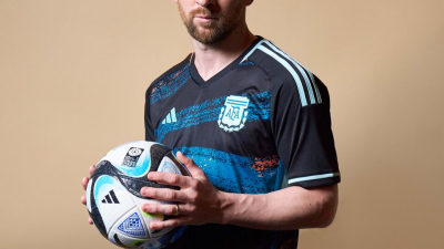 Messi se puso la camiseta suplente de la selección femenina