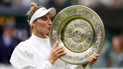 Marketa Vondrousova se impuso a Ons Jabeur y se coronó campeona de Wimbledon