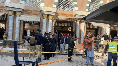 Al menos 44 muertos tras explotar una bomba en un mitin político en Pakistán
