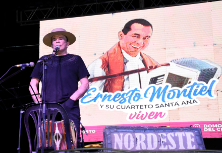 HOMENAJE EN DOMO 1.JPG
