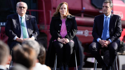 Cecilia Moreau: "El domingo elegimos entre un Presidente que negocie de pie ante el Fondo Monetario u otro que lo haga de rodillas"