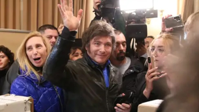 Festejos en el búnker de Javier Milei y Bullrich dice que le ganó la interna a Larreta