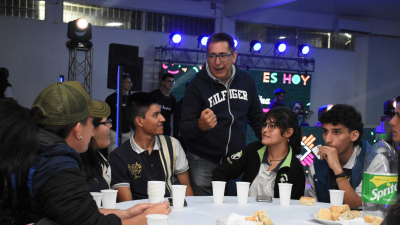 Ganadores del concurso de banderas de la Pre Estudiantina