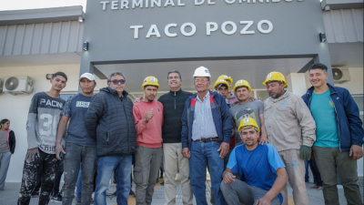 Capitanich inauguró la nueva terminal de ómnibus y la Escuela Especial 32