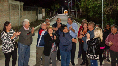 Capitanich inauguró nuevas cuadras de pavimento en Fontana