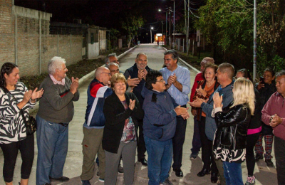 Capitanich inauguró nuevas cuadras de pavimento en Fontana