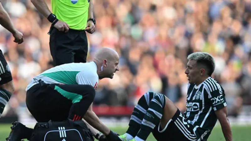 Se lesionó Lisandro Martínez y Scaloni ya tiene a su remplazo