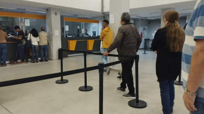 Continúa el pago a autoridades de mesa del 13 de agosto
