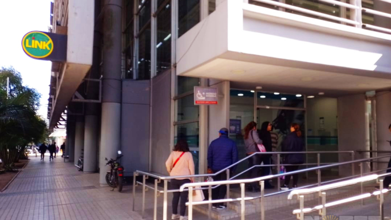 El Gobierno provincial anunció que paga el medio aguinaldo el 21 y 22