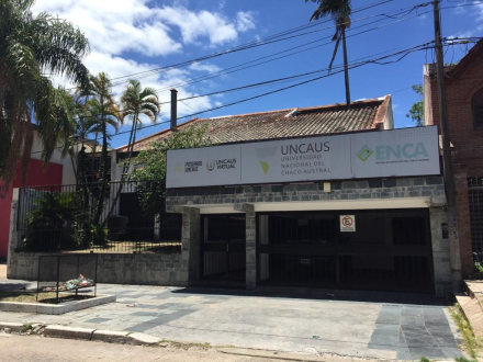 escuela gobierno uncaus resistencia.jpg