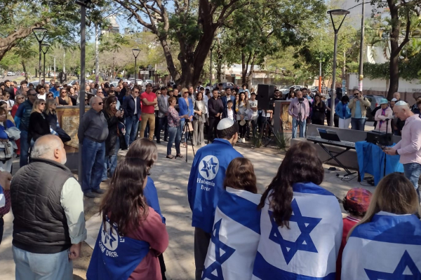 Cientos de chaqueños repudiaron el ataque sufrido por Israel y dijeron no al terrorismo