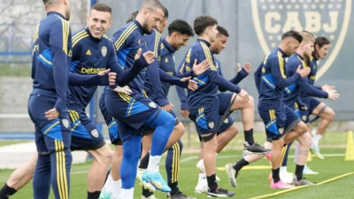 Trabajo táctico de Boca con los once que jugarán la final