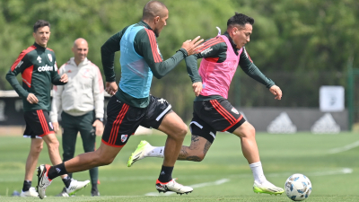 River va por el triunfo ante el "Globo" para sostener diferencia sobre el "Rojo"