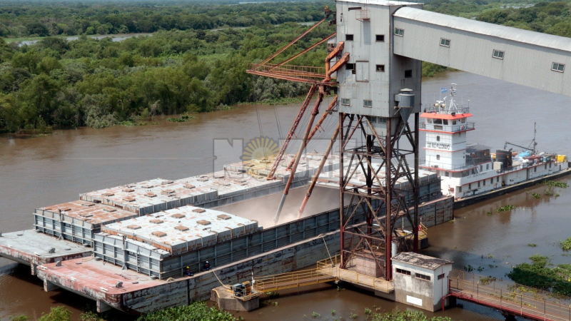 Con 4.500 toneladas de maíz, Colono reanudó la operación fluvial desde Barranqueras  
