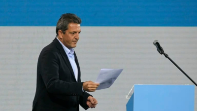 Massa pide licencia al Ministerio de Economía para "facilitar la transición"