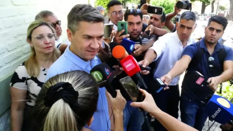 Hubo dudas, pero Zdero garantizó el pago delaguinaldo a estatales