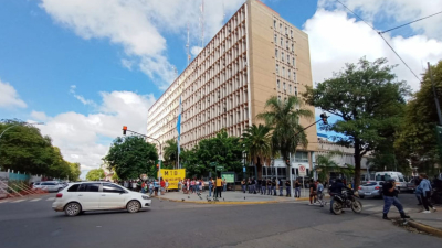 El sábado Zdero recibe los atributos y culminan 16 años de gobierno peronista