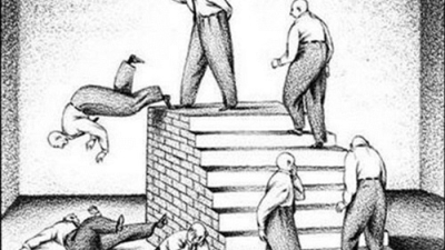 El péndulo político, tropezar con la misma piedra