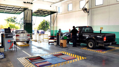 DNU de Milei: el seguro automotor y la VTV ya no son obligatorios para circular