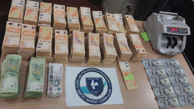 Lo encontraron con millones de pesos y dólares que no pudo justificar