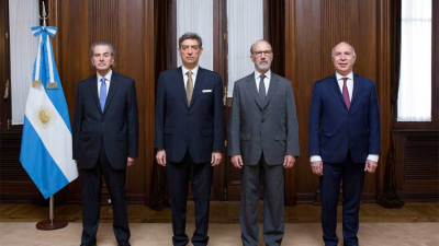 La Corte Suprema estudiará el amparo contra el DNU después de la feria judicial