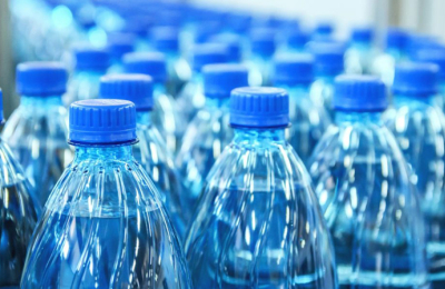 Las botellas de plástico y la amenaza de las nanopartículas