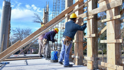 Recesión: la industria y la construcción ya cayeron más de 12%
