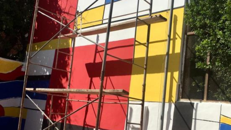 Jardín y Escuela de Artes inaugura el mural "Mondrian Infantil"