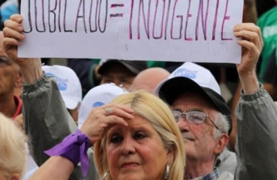 Jubilados y clase media, los grandes perdedores en el arranque del gobierno de Milei