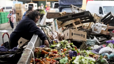 La devaluación destruyó los ingresos por encima de lo esperado y la pobreza ya sería del 57%
