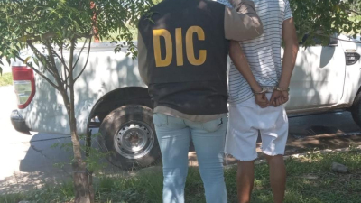 Detuvieron al acusado de robar celulares a punta de pistola dentro de una escuela