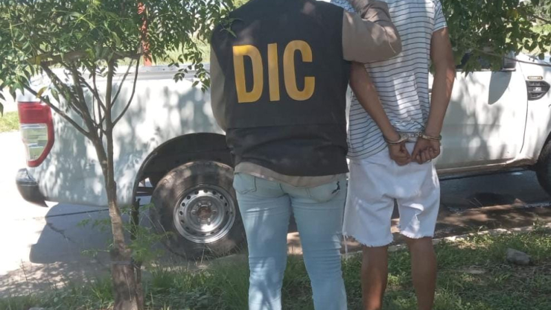 Detuvieron al acusado de robar celulares a punta de pistola dentro de una escuela