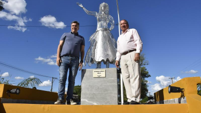 Zdero inauguró obras en el polideportivo municipal y la escultura de la Mujer