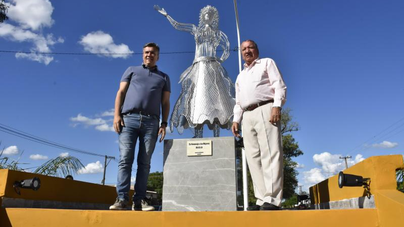 Zdero inauguró obras en el polideportivo municipal y la escultura de la Mujer