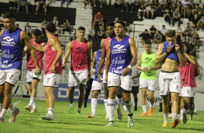 Los jugadores de For Ever reclaman casi dos meses de retraso en sueldos