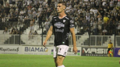 Mala noticia para For Ever: se desgarró el goleador Jonathan Dellarossa